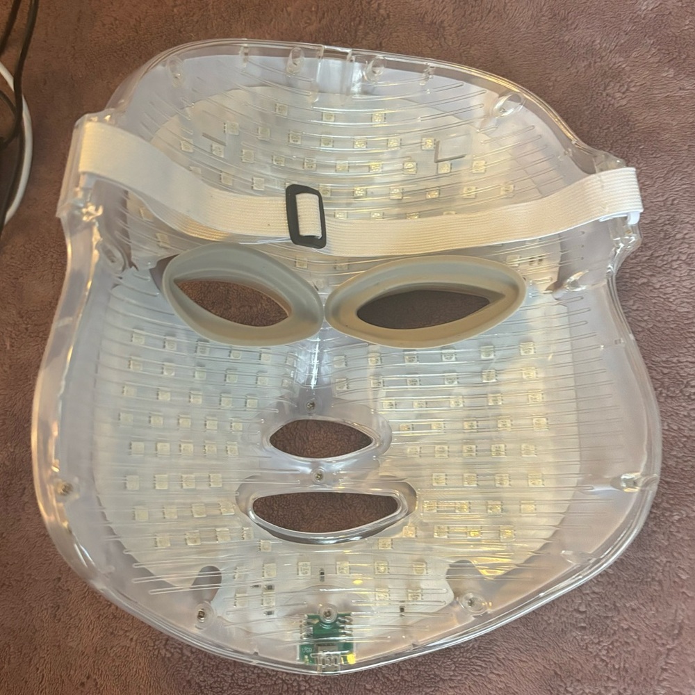 Colourful LED Beauty Mask - Picture 5 of 9